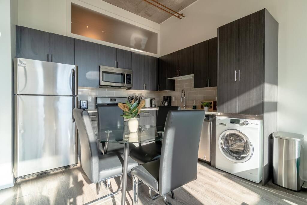 Spacious 2Br Vacation Rental With City View, Optional Parking And Gym Near Mccormick Place & Downtown Chicago Attractions Bagian luar foto