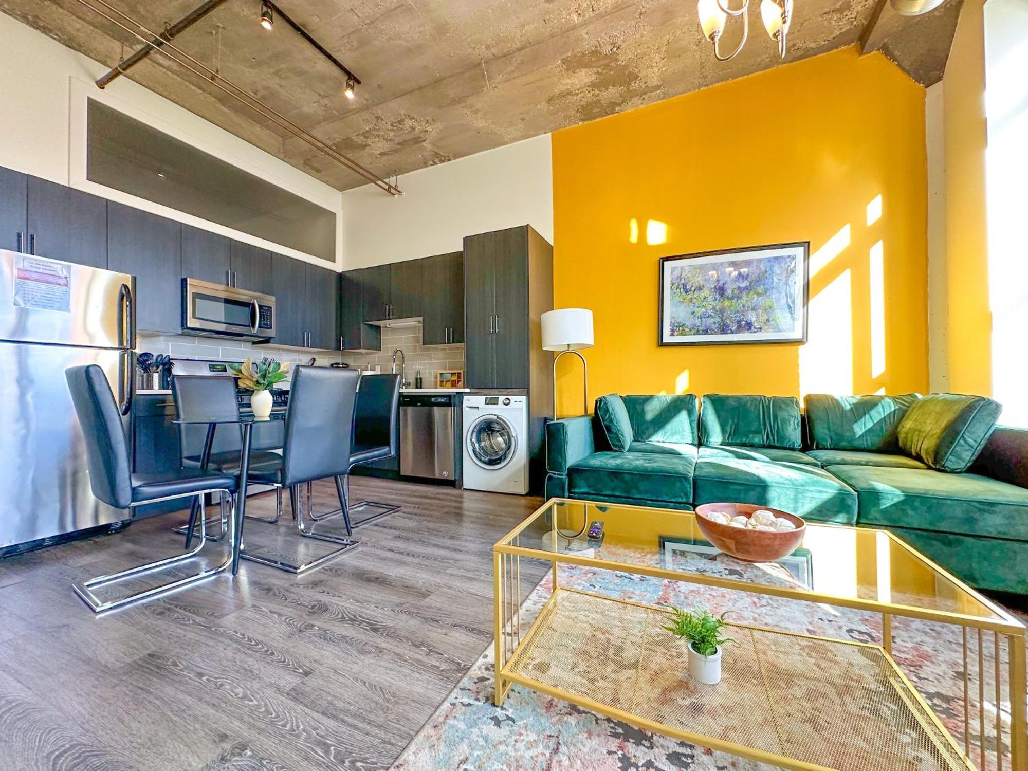 Spacious 2Br Vacation Rental With City View, Optional Parking And Gym Near Mccormick Place & Downtown Chicago Attractions Bagian luar foto
